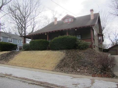 300 Hereford Ave, Saint Louis, MO 63135