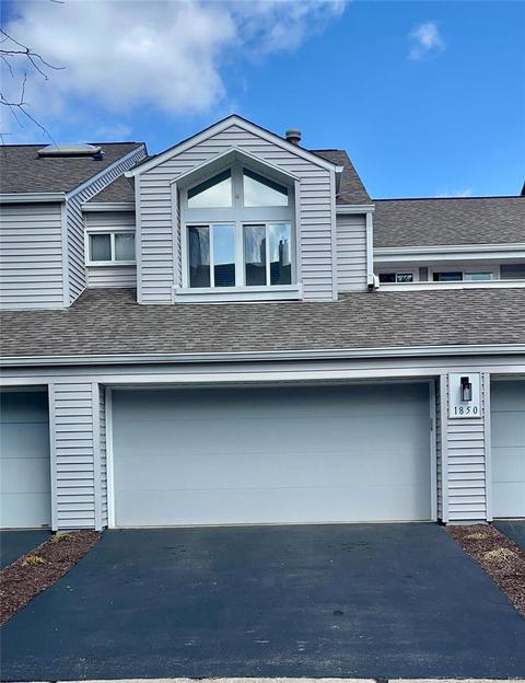 1850 Ridgeview Circle Dr, Ballwin, MO 63021