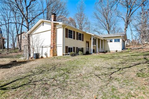 11 Colgate Cir, O'fallon, MO 63366 photo 2