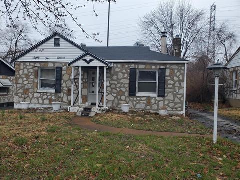 8211 Paramount Dr, Saint Louis, MO 63132