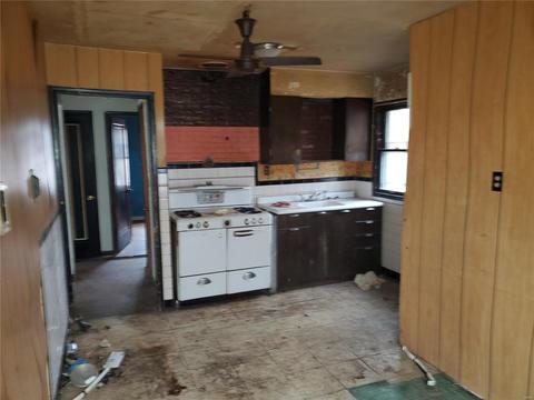 8211 Paramount Dr, Saint Louis, MO 63132 photo 4
