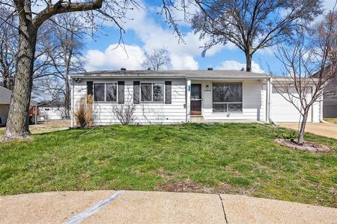 11979 Holly Brook Dr, Maryland Heights, MO 63043