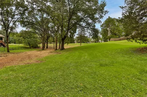 1011 Sulphur Spring Rd, Ballwin, MO 63021 photo 3