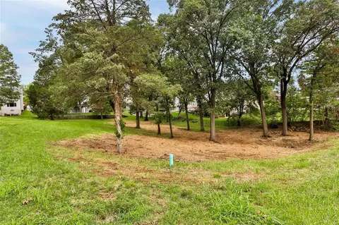 1011 Sulphur Spring Rd, Ballwin, MO 63021