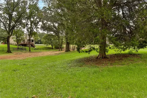 1011 Sulphur Spring Rd, Ballwin, MO 63021 photo 2
