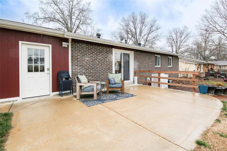  341 Woodbridge Dr, Saint Charles, MO 63303 photo 18