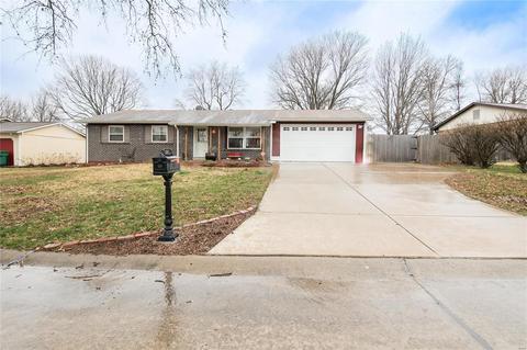 341 Woodbridge Dr, Saint Charles, MO 63303