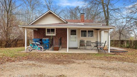 209 Carlson Ave, Maryland Heights, MO 63043