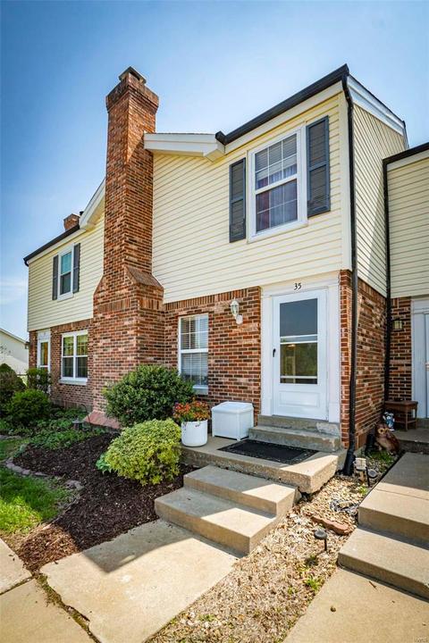 35 Woodlake Ct, Lake Saint Louis, MO 63367
