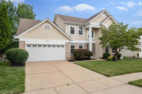 16815 Crystal Springs Dr, Chesterfield, MO 63005