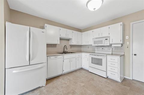 1019 Alpine Ridge Dr, Ballwin, MO 63021 photo 8