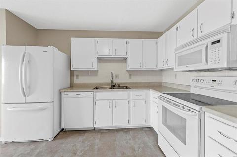 1019 Alpine Ridge Dr, Ballwin, MO 63021 photo 9