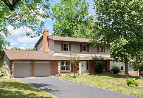 472 Wildwood Pkwy, Ballwin, MO 63011