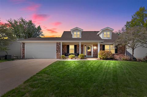 614 Running Creek Dr, Ballwin, MO 63021