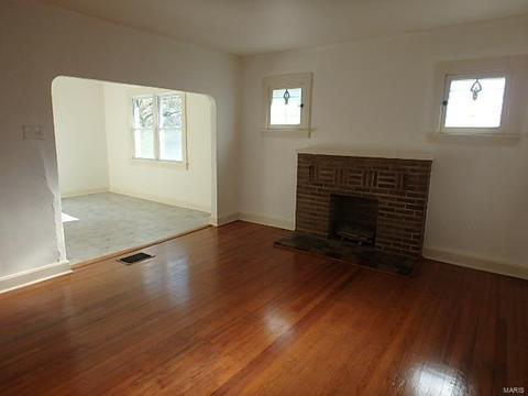 707 Carson Rd, Saint Louis, MO 63135 photo 2