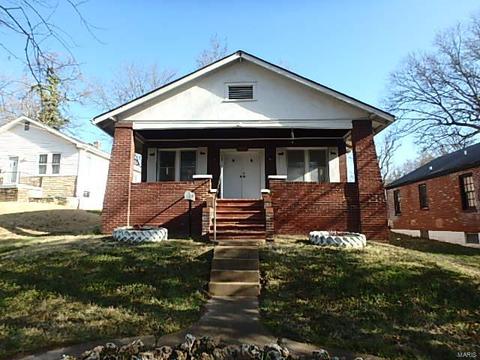 707 Carson Rd, Saint Louis, MO 63135 photo 1