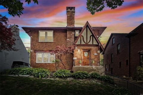 7614 Carswold Dr, Saint Louis, MO 63105