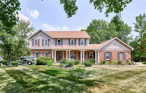 2015 Wilson Ridge Ln, Chesterfield, MO 63005