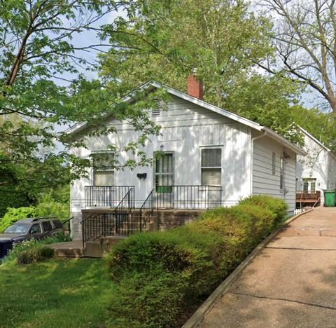 2541 Pocahontas Pl, Rock Hill, MO 63144