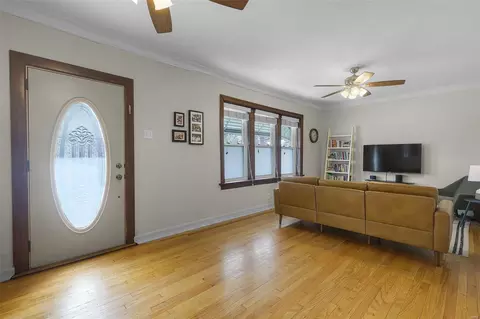 5501 Gresham Ave, Saint Louis, MO 63109 photo 3
