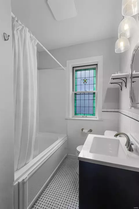 5501 Gresham Ave, Saint Louis, MO 63109 photo 17