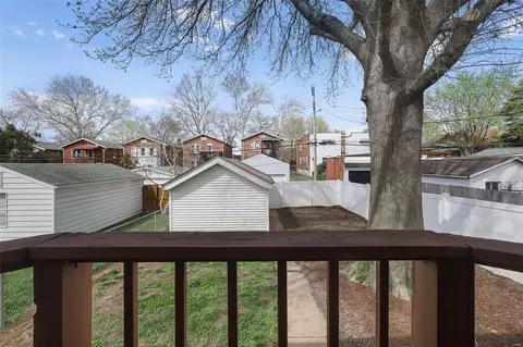 5501 Gresham Ave, Saint Louis, MO 63109 photo 22