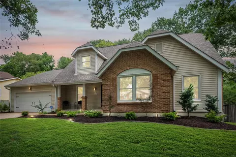 14812 Long Branch Ct, Chesterfield, MO 63017
