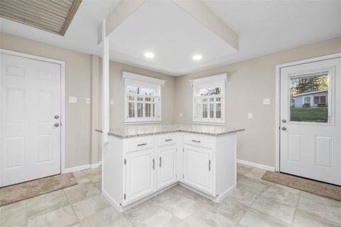 277 Ramsey Ln, Ballwin, MO 63021 photo 8