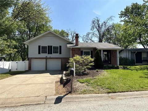 69 Kimberly Ln, St. Peters, MO 63376