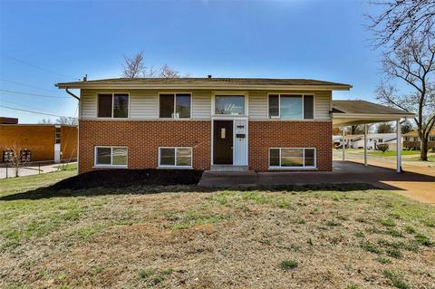 1850 Charbonier Rd, Florissant, MO 63031