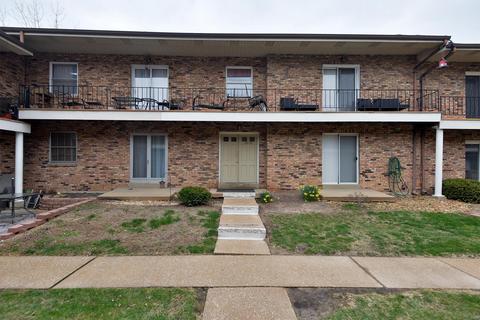 6910 Colonial Woods Dr #98, Saint Louis, MO 63129