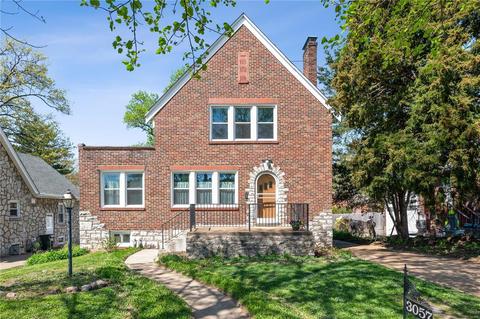 3057 Delavan Dr, Saint Louis, MO 63121