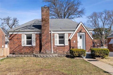 4817 Autumn Dr, Saint Louis, MO 63123