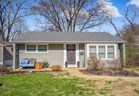 10 Banbury Ct, Saint Louis, MO 63126