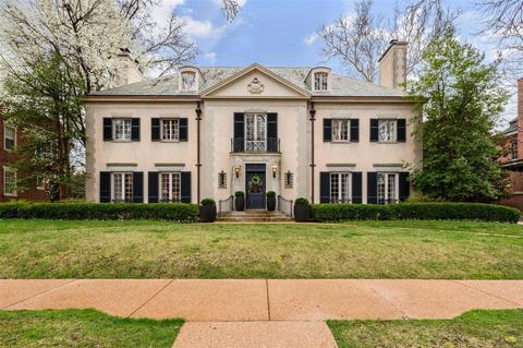 22 Portland Pl, Saint Louis, MO 63108
