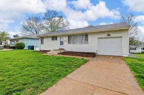 7531 Cheshire Ln, Affton, MO 63123