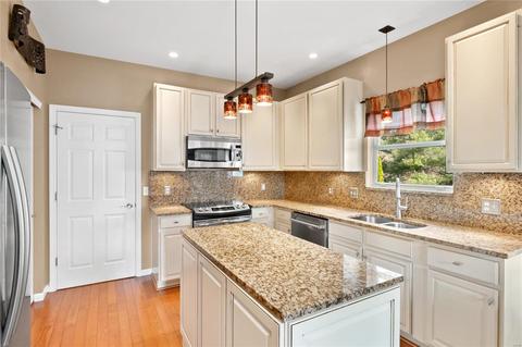 815 Kiefer Trails Dr, Ballwin, MO 63021 photo 17