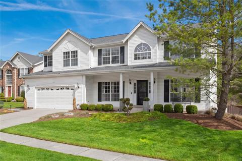 815 Kiefer Trails Dr, Ballwin, MO 63021 photo 2