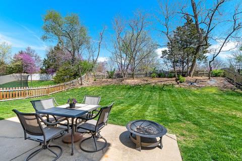 858 Pheasant Woods Dr, Manchester, MO 63021 photo 2