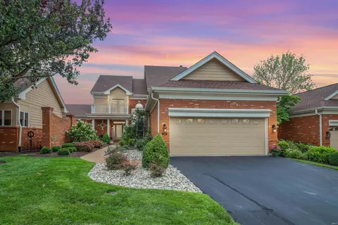 266 Carlyle Lake Dr, Creve Coeur, MO 63141