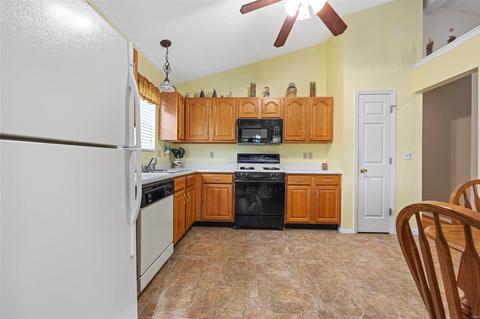 105 Keystone Crossing Dr, O'fallon, MO 63368 photo 9