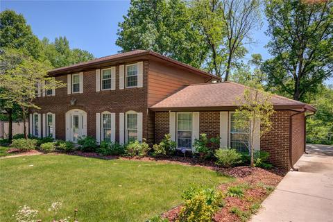 15546 Chequer Dr, Chesterfield, MO 63017 photo 2