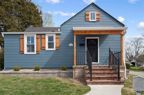 1200 N Benton Ave, Saint Charles, MO 63301