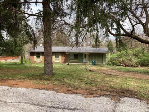 5 Sassafras Ln, Saint Louis, MO 63135