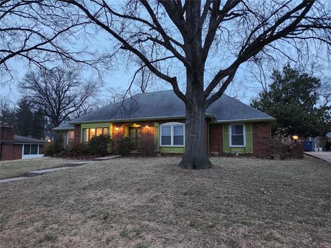 8021 Bennett Ave, Saint Louis, MO 63117