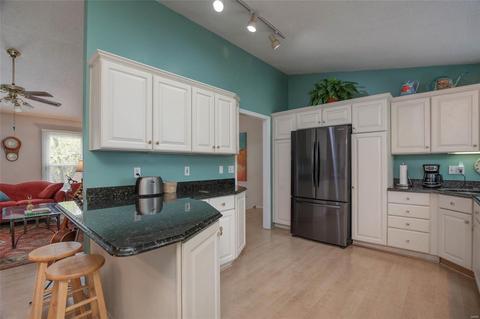 1267 Weatherton Pl, Ballwin, MO 63021 photo 9
