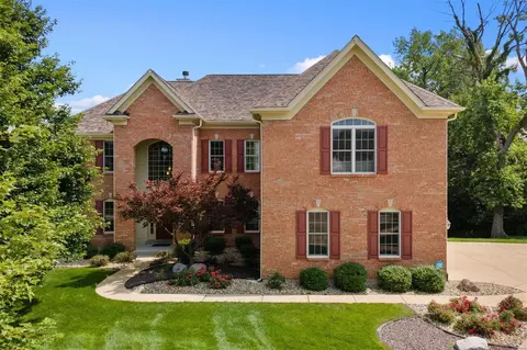 12346 Mulberry Tree Ct, Creve Coeur, MO 63141