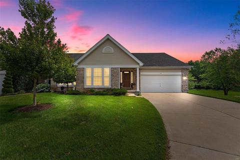 108 Pine Trail Dr #5, Lake Saint Louis, MO 63367