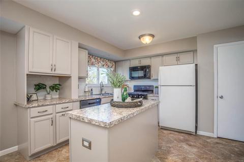 953 Active Dr, Saint Louis, MO 63146 photo 10