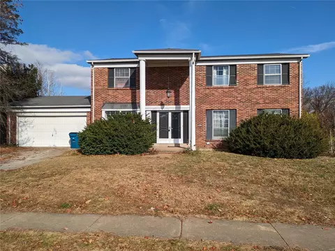 4879 Stanhope Dr, Saint Louis, MO 63128